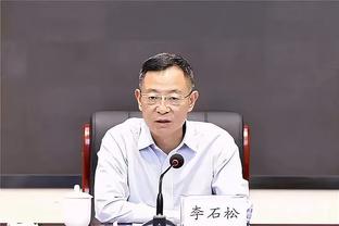 记者：皇马与拜仁未就戴维斯转会进行谈判，这笔交易并不乐观